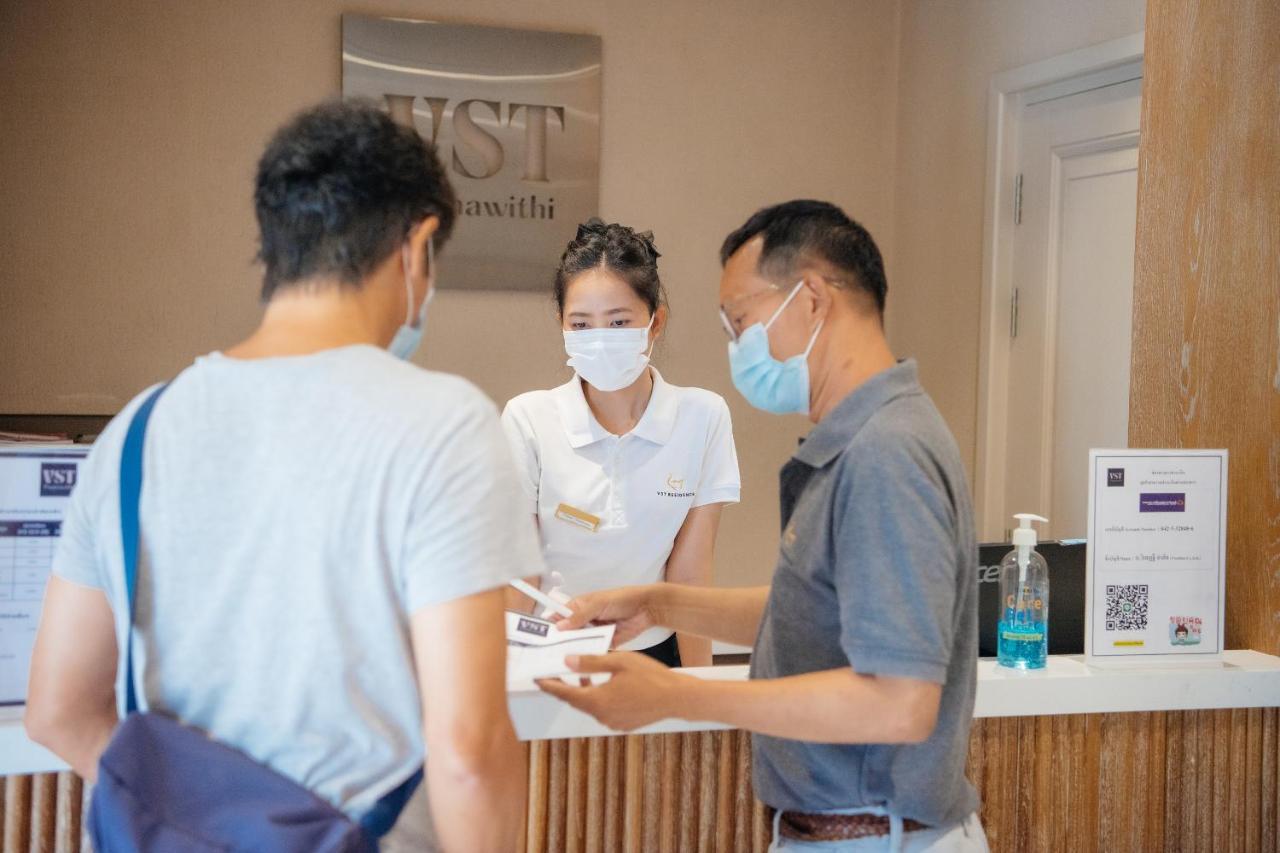 Vst Punnawithi Hotel Bangkok Bagian luar foto